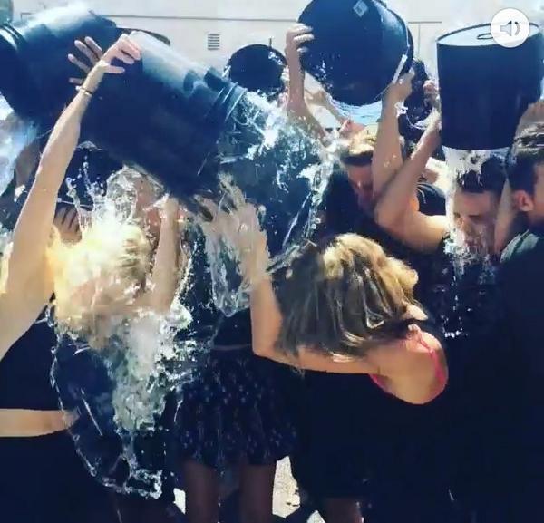 biIlyjoel's tweet photo. @taylorswift13 @MileyCyrus @ladygaga @Harry_Styles #IceBucketChallenge http://t.co/qKGhxo7SCS