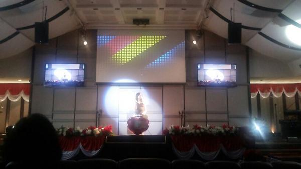 shoottalent's tweet photo. Our first perfomance is Dessi :) http://t.co/nWZI1jggS2