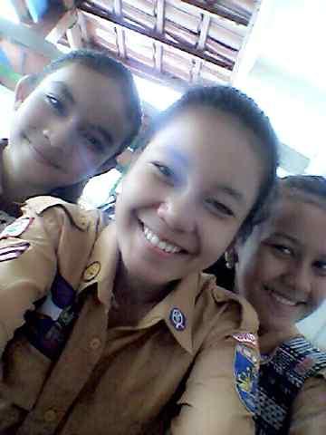 Sya_Tasya05's tweet photo. With kak @tama_viona &amp; @PPutuanastasia cantikkkkkk ;;) http://t.co/kdOOIuwBfN