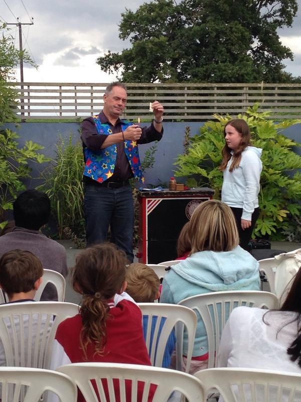 Yes that is a £20 note hanging over a naked flame <a href="/simplymagic19/">Sean Goodman</a>