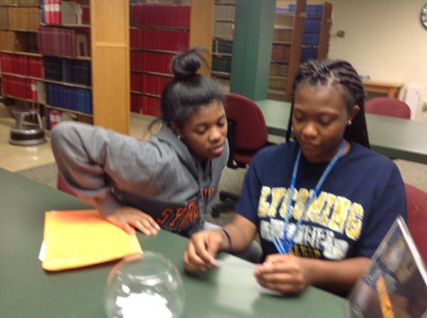 snowdenlibrary's tweet photo. Library orientation underway! #lyco2018 @LycomingCollege http://t.co/akrQZlbTnv