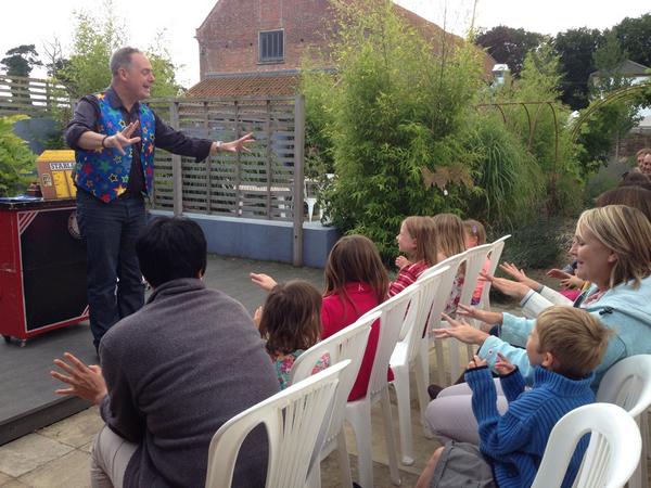 Fantastic magic for children with <a href="/simplymagic19/">Sean Goodman</a>