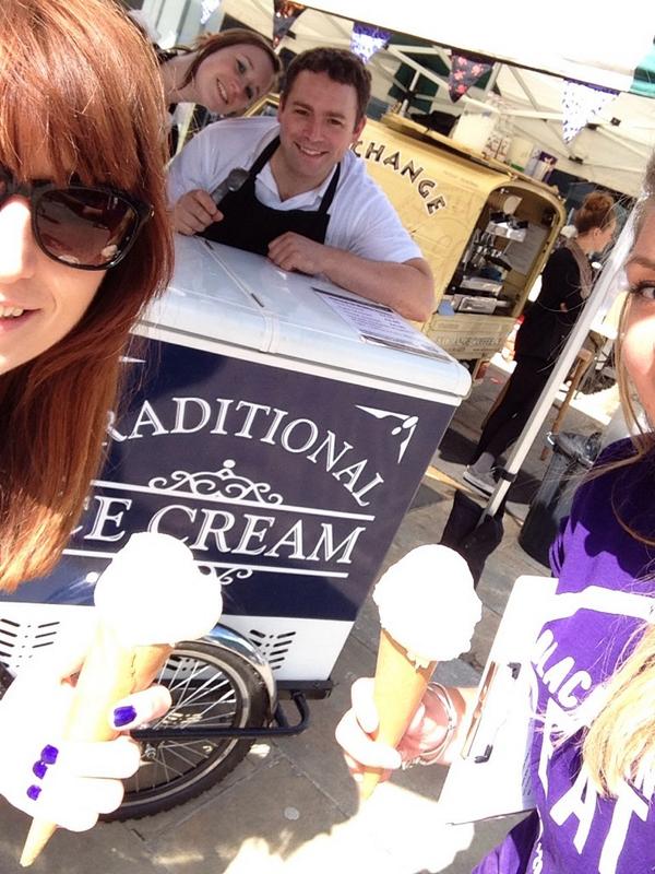 BlackburnBeat's tweet image. Top notch treats from @PopUpTweets at today's #BlackburnBEAT come and enjoy an ice cream in front of @theretrosettes