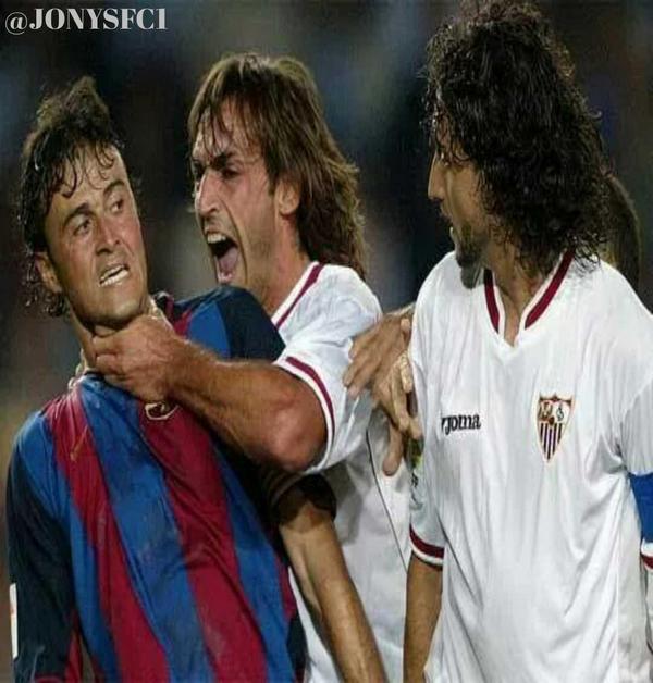 sfcdecuna's tweet photo. Si se ficha un central lo único que pido es que en su sangre llevé la garra que le ponían esto dos
#SevillaFC http://t.co/wvq0cx7wOe