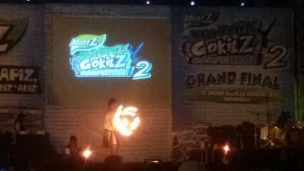 MintZ's tweet photo. Opening Act Fire DanZe nih teMintZ!! #MDGC2 http://t.co/w0U62T9VZ6