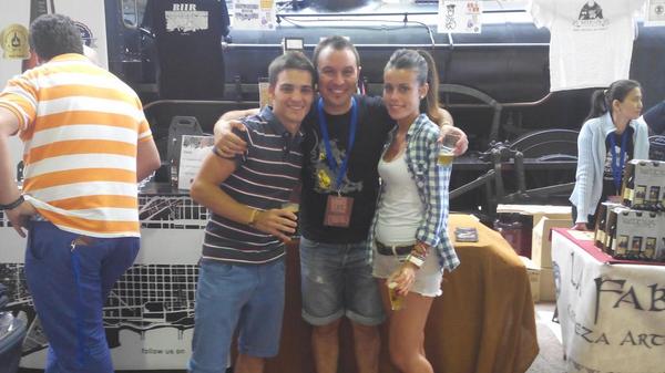 GranadoP's tweet photo. #ASBF14 #Vudu #Milaneros @CervezaMilana http://t.co/Vi65gg3vnd
