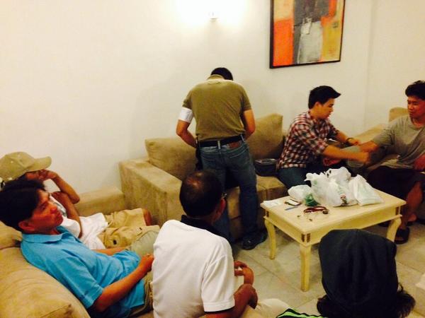 ThaiEmbLibya's tweet photo. #คนไทยในลิเบีย 245 คน ที่อพยพผ่านตูนิเซีย รับการตรวจร่างกายโดยทีมแพทย์ไทย ที่กรุงตูนิส ก่อนทยอยเดินทางกลับประเทศไทย http://t.co/iFnJO4e1Ux