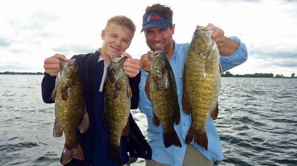 ExcPecheMtl's tweet photo. Excellent fishing day with Philippe and is godson! Good job !!
#fishing #bass #Montreal http://t.co/TLJllTWMaR