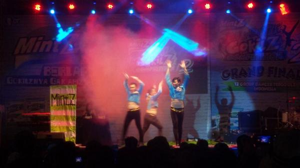 MintZ's tweet photo. Penampilan GokilZ dari M.I.B. ;) #MDGC2 http://t.co/zPJy5ZbLcl