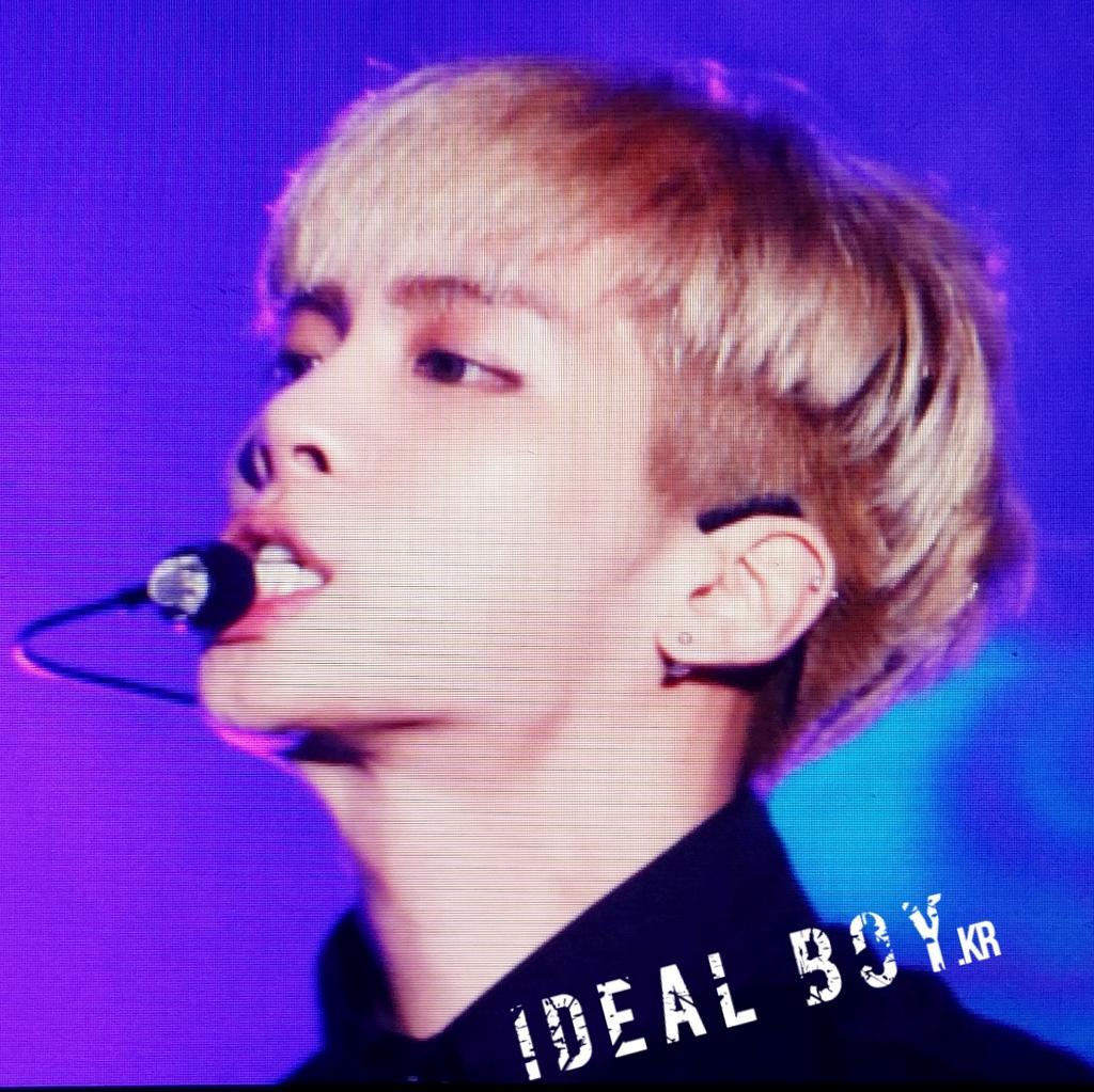 140823 Jonghyun @  'M-Super Concert' BvuYb3-CQAAb8SZ