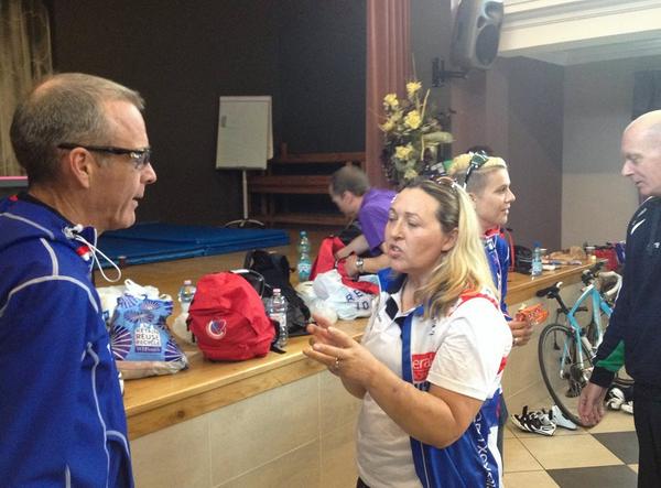 Pic shows <a href="/Melslaney/">Melissa slaney</a> explaining how crap <a href="/johnleveson4/">John Leveson</a>'s new bike is as #ETDG2014 Krakow #Independent :)