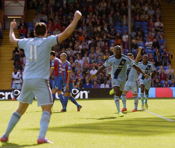 PIC: <a href="/CarltonCole1/">Carlton Cole</a> celebrates after restoring the Hammers' two-goal advantage at Selhurst Park. #CPLWHU #COYI #WHUFC