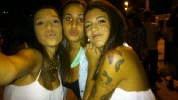 anapereless's tweet photo. Viernes con mis niñasss!!! http://t.co/YS0f5Nap07