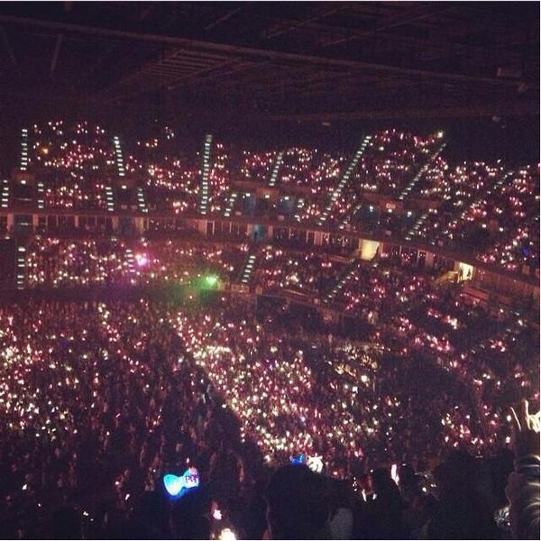 notjichukim's tweet photo. aon thailand 🙏 http://t.co/f1S6RiPaUq