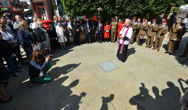First Victoria Cross paving stone in #London bit.ly/1qBcUP2 honours Brent Hero #WW1centenary #VC