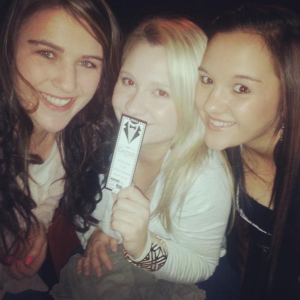 Kleinsêr Finals in <a href="/CapeTown/">ᑕᗩᑭE TOᗯᑎ</a> with my favourites <a href="/Karlavd5er/">Karla van der Vyver</a> <a href="/karlasachse/">Karla</a> #sêrfie #serrific #excitedmuch #hoendervleis