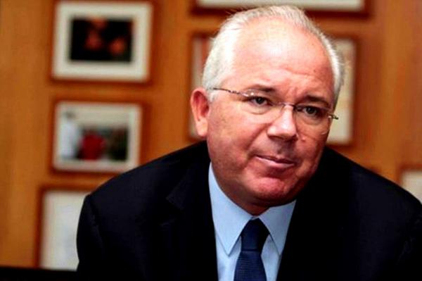 ¡DESCARO ROJITO! En plena CRISIS Rafael Ramírez tendrá su propio canal de televisión  bit.ly/1wjtuvs