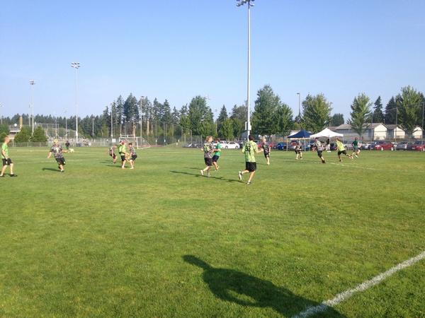 BoiseUF's tweet photo. Warchild getting their warmup sweat and grrrr on http://t.co/4sYyc01bqn