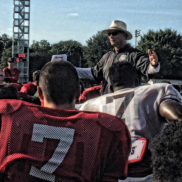 GeorgiaFootball's tweet photo. The Georgia Bulldogs take on the Clemson Tigers in 7 days #ItsTime http://t.co/zAUGqaNBnV