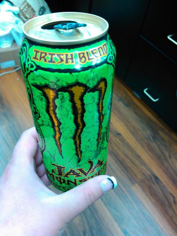 CarolynPJones11's tweet photo. Mmm, Monster. Work then show 5-8. 
#working #sleepy #gettingwired #Monster http://t.co/RKYrTnRwhm