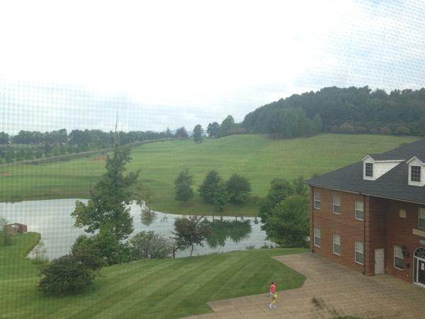 jotatrono's tweet photo. #dormview http://t.co/WqgtxmAJxN