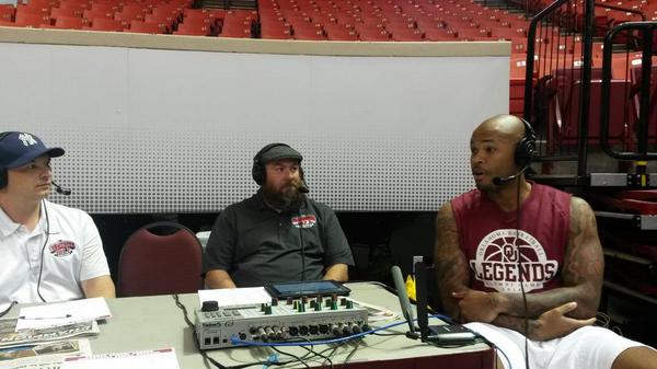 3WideTrevor's tweet photo. Aaron McGhee now on @FranchiseOK with @TVsJerry @ErikOnFranchise talking #OUlegends game and the @OU_MBBall ! http://t.co/FFnl8TBKF7