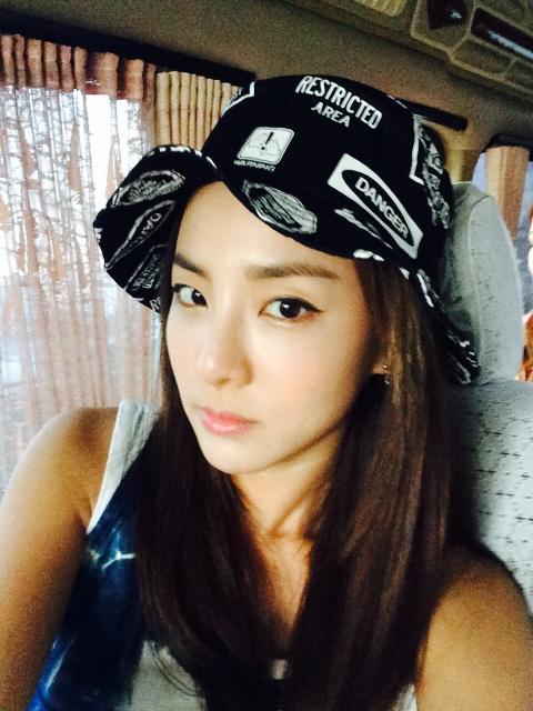 krungy21's tweet photo. Khop khun ka Blackjack Thailand!!! Chan rak khun!!! :) (^^)(__)(^^) #AONBangkok #Thailand http://t.co/GAHqafhqB7