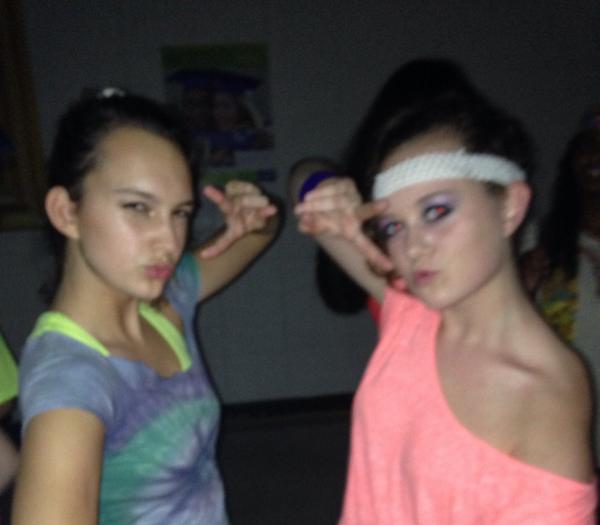 anabella_oddo's tweet photo. Whatta great way to kick off the school year🎉 #AIDEES http://t.co/b2rtt17DCz