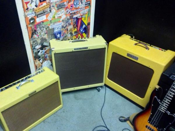 TheSexRYNOS's tweet photo. We like it loud, &amp; we like it TWEED. http://t.co/kdPeznXiW3