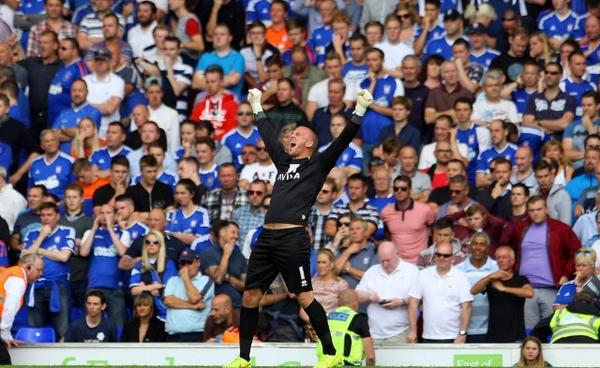coachdrivertim's tweet photo. “@james_robinson2: Love this picture of @Johnruddy86 #NCFC (via @michaeljbailey) http://t.co/W8MXoqaIE8”

This tells me that JR is loving it