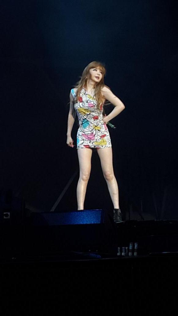 WeLoveBom's tweet photo. so adorable 😘😘😘 RT @TopBiT_BBear: Bomน่าร๊ากกกกกกกกกกก  #AONLiveinBangkok  @WeLoveBom http://t.co/PixPzNcdB3