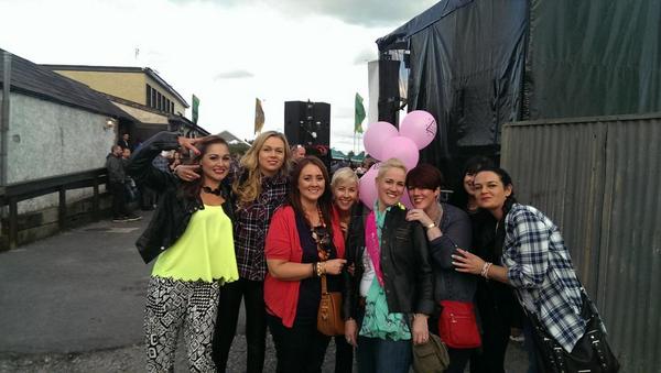 TaraRocksNavan's tweet photo. The hens are in! http://t.co/dwhppxQard