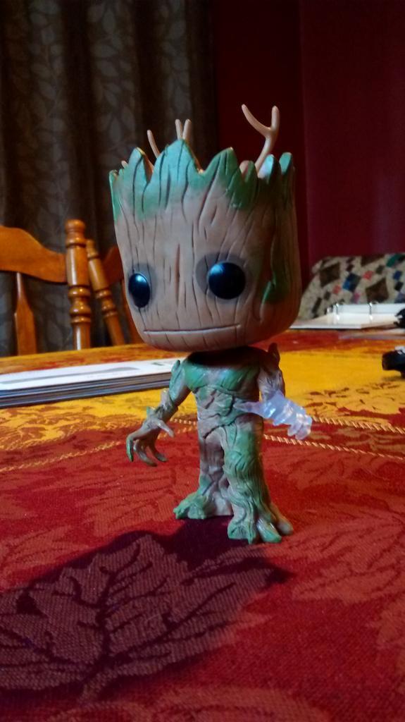 GamerHowell's tweet image. The #lootcrate exclusive for august is a Groot bobble head....awesomesauce.
