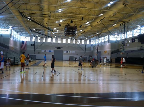 SMSUAdmission's tweet photo. Open Gym and Open Swim now until 5pm! #GRD14 http://t.co/yiGKFjhGQv