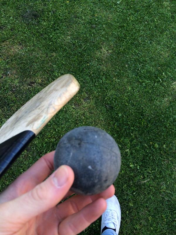 nathanmooney1's tweet photo. Just found the inside of an old o'neills sliotar. #whatweretheythinking @DelaneyYardel @Cillo_C @dannymurphy85 http://t.co/9vwNasVai4