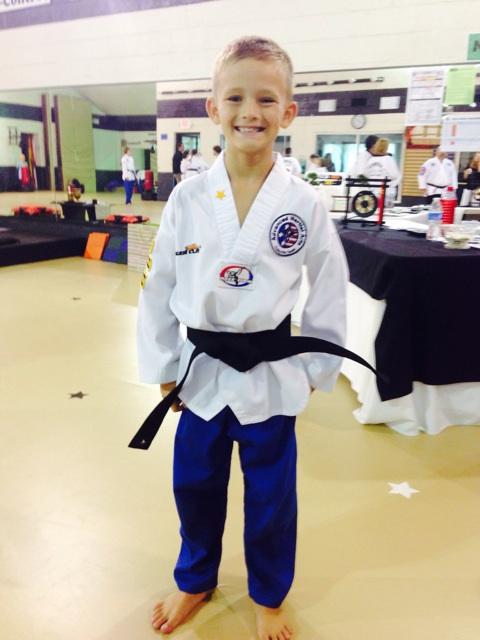 Breck_Munoz101's tweet photo. 5 long hours later...VICTORY!  #BlackBelt #TKD http://t.co/UM3TO4Aslo
