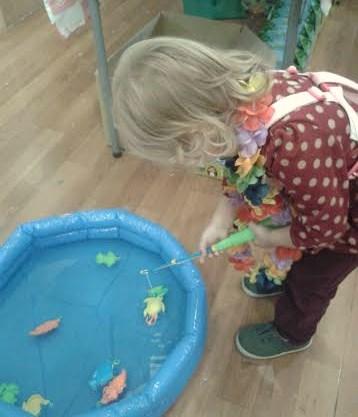 PaHBognor1's tweet photo. Jane had a wonderful time playing the fishing game! @RobertsRhinos @AdoptionForPets http://t.co/j5JiPF0p0o
