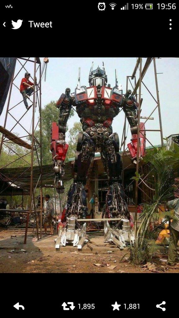 TurboTom89's tweet photo. @Woodski600RR I am optimus pre http://t.co/ZdHpqegGS1