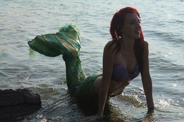 RayGreyCosplay's tweet photo. Just did a little mermaid shoot. Sooo fun getting my tail wet #cosplay #raygreycosplay #rachelgray #ariel #mermaid http://t.co/epGQkol0GN
