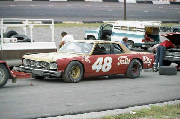 toomuchcountry's tweet photo. @fallscitybeer Old School. MT @FGSpeedway: @AllWaltrip 1973 NASCAR Late Model Sportsman champion #elliscook http://t.co/ExDCsEk0Ih