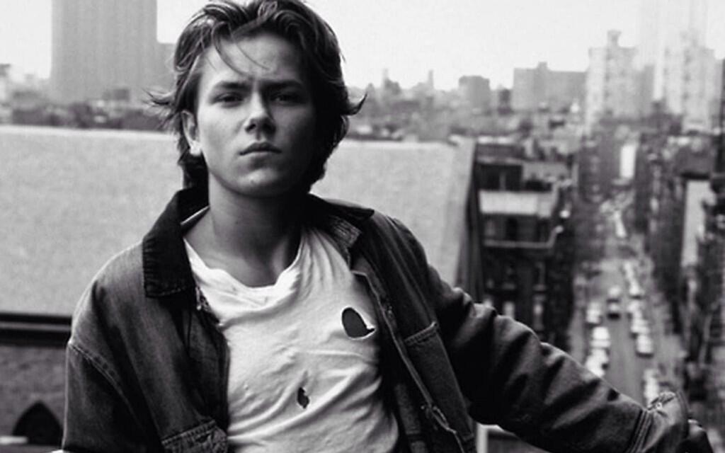 Happy birthday River Phoenix ily 