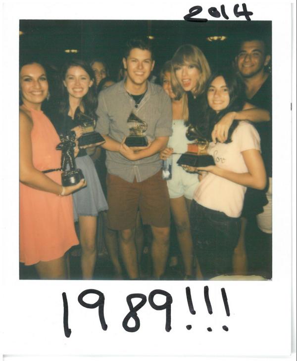 Taylor Swift Updates 🩵 on X: "More Polaroids from the pizza party at  Taylor's apartment! http://t.co/Aslwu03Lbq" / X
