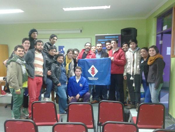 JDC_vinadelmar's tweet photo. Agradecemos a #OsvaldoBadenier x su apoyo y relato en #FormaciónJDC #RevoluciónEnLibertad #JDCViñaDelMar @JdcdeChile http://t.co/LCgwWVSsLn