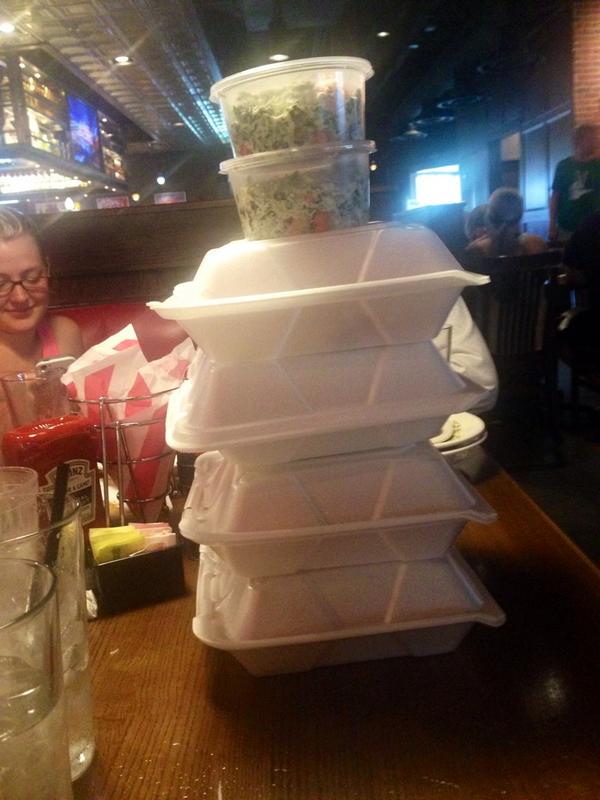 becksonbecks's tweet photo. #endlessappetizers or endless leftovers? http://t.co/pFS3UTPGUz