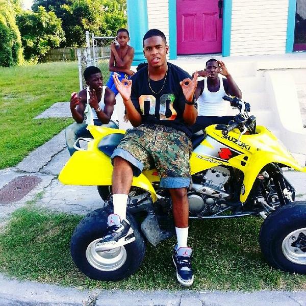 ronue9's tweet photo. #H99d #buga #yabetterknowit http://t.co/ta2P6lBkim