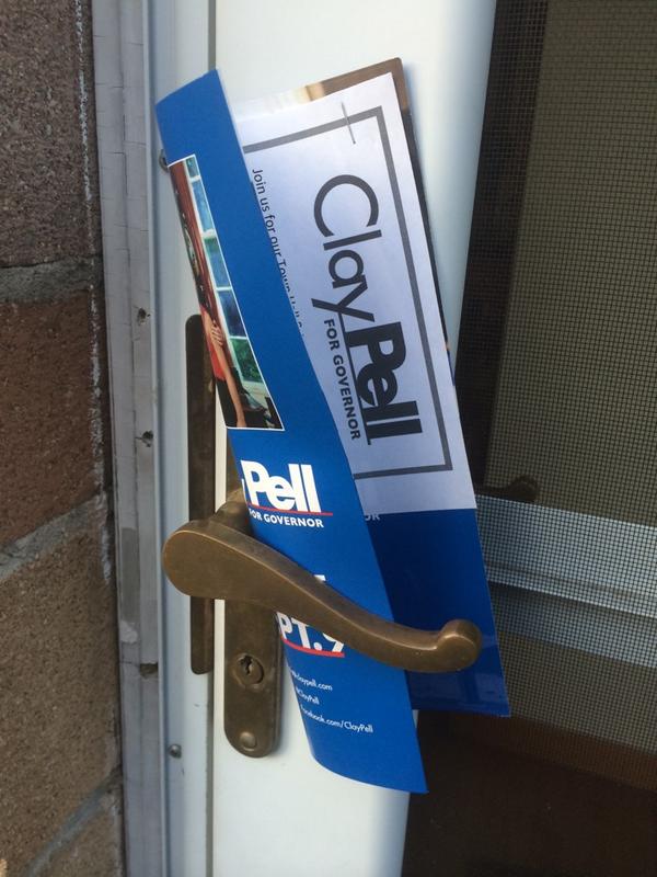 whatthebinch's tweet image. When bae leaves surprise gifts at your door &amp;gt;&amp;gt;&amp;gt; 😍😍 #claypell #stepasidemichelle