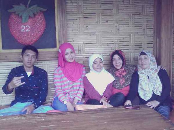 At RM asep liwet strawberry (with mama&amp;papa mertua)
