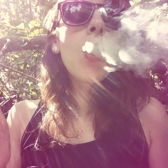 Smoking in donner park. http://t.co/09XRSJXr9y<a href="/tag/dead"class="tags"><span>#dead</span></a>