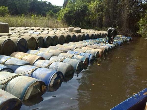 Continúa esfuerzo por vía fluvial para combatir contrabando de combustible. 55.000 lts más incautados en Río Limón.