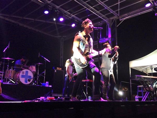 CMUProgramBoard's tweet image. @DanAndShay are absolutely ROCKING @CMUniversity! Tweet us your pics with #PBFall!